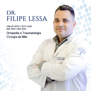 Dr. Filipe Lessa, ortopedista e especialista em cirurgia da mão em Caruaru PE, realiza diagnóstico e tratamento de doenças, lesões e traumas da mão, punho e membro superior, com atendimento especializado em ortopedia e traumatologia.