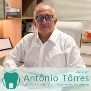 Antônio Torres, cirurgião-dentista em Teresina, Piauí, especialista em Periodontia e Implantodontia e com atuação em tratamentos odontológicos especializados.