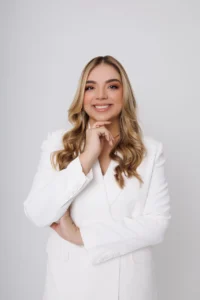 KARISSA AMARAL LOPES Especialista em Mastologia