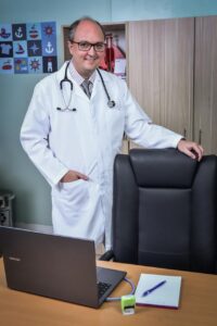 Dr. Fábio Giordani, pediatra em Manaus AM, acompanhamento da saúde de recém-nascidos, crianças e adolescentes