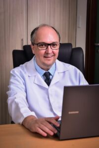 Dr. Fábio Giordani, pediatra em Manaus AM, acompanhamento da saúde de recém-nascidos, crianças e adolescentes