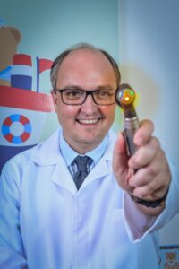 Dr. Fábio Giordani, pediatra em Manaus AM, acompanhamento da saúde de recém-nascidos, crianças e adolescentes