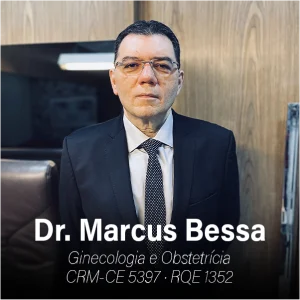 Dr. Marcus Bessa, médico especialista em Ginecologia e Obstetrícia em Fortaleza. Atendimento focado na saúde da mulher, realizando exames preventivos de rotina, planejamento reprodutivo, acompanhamento pré-natal completo, parto e tratamento de condições ginecológicas no Ceará.