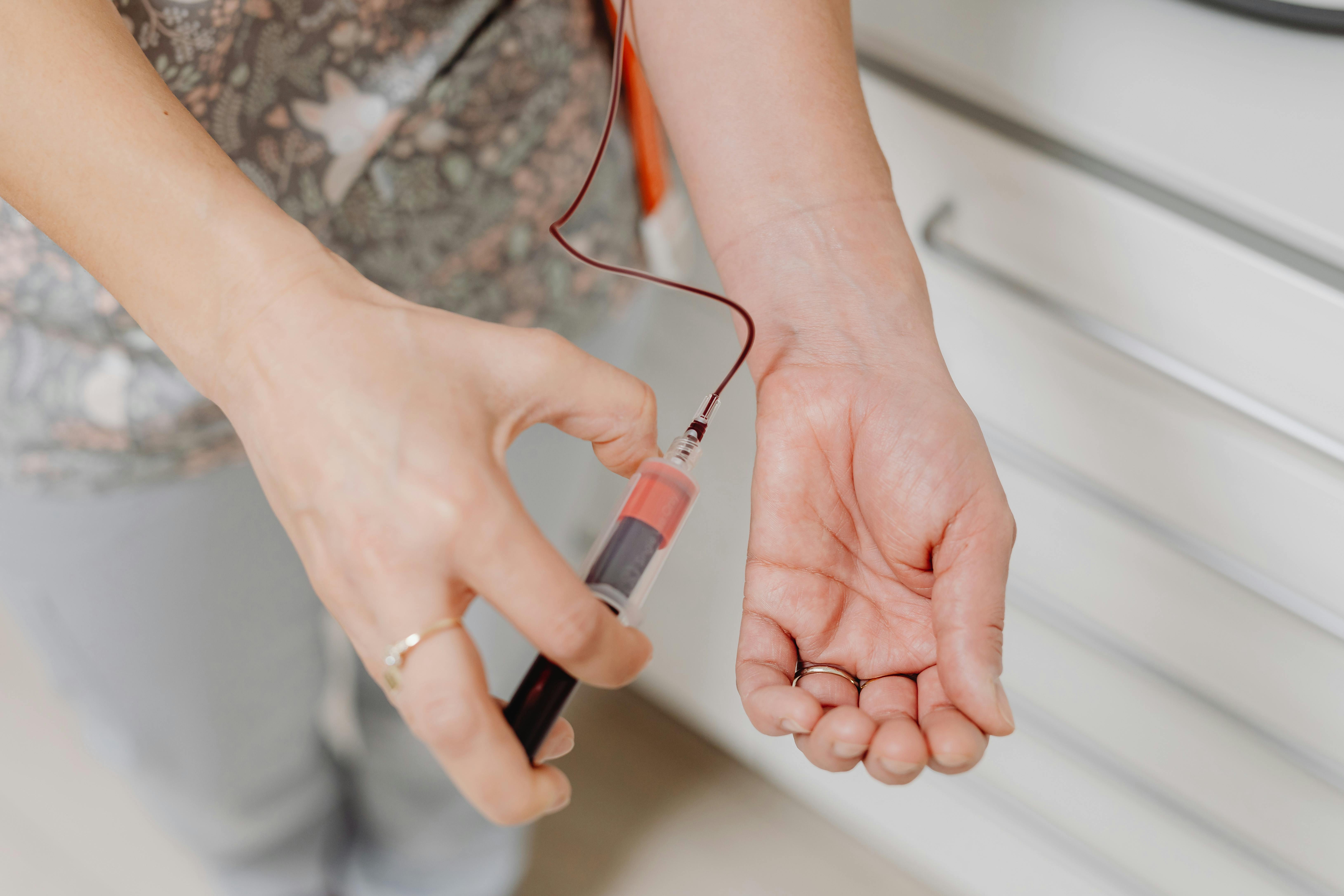 Trombose: paciente realizando exames de sangue.