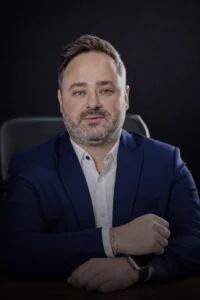 Dr. Bruno Augusto Emiliorelli, médico ortopedista especializado em cirurgia da coluna em Goiânia