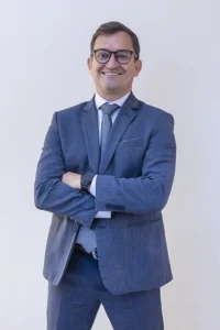 Consulta com o endocrinologista Dr. Edson Perrotti em Maceió, especialista na avaliação, implantação e acompanhamento da terapia com bomba de insulina para controle glicêmico avançado