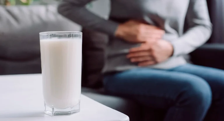 Conheça os sintomas e as diferenças entre a intolerância à lactose e a má-absorção da lactose, saiba quando procurar ajuda.