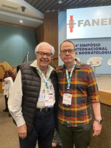 Dr. Fernando Antônio Barbosa Benevides, especialista em Pediatria em Fortaleza, com atendimento em puericultura, acompanhamento infantil e prevenção de doenças na infância.