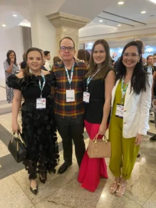Dr. Fernando Antônio Barbosa Benevides, especialista em Pediatria em Fortaleza, com atendimento em puericultura, acompanhamento infantil e prevenção de doenças na infância.