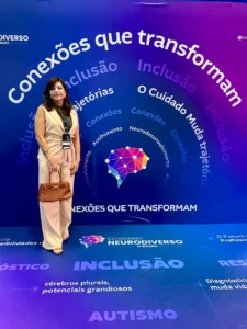Helen Lucy, fonoaudióloga em Teresina PI, atendimento especializado para avaliação, prevenção e reabilitação dos distúrbios da comunicação, fala, voz e linguagem.