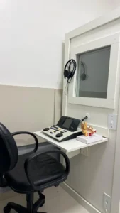 Dra. Carla Vasconcelos, especialista em fonoaudiologia em São Luís - MA. Consulta fonoaudiológica, avaliação e tratamento de distúrbios da fala, linguagem, audição e motricidade orofacial.