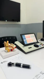 Dra. Carla Vasconcelos, especialista em fonoaudiologia em São Luís - MA. Consulta fonoaudiológica, avaliação e tratamento de distúrbios da fala, linguagem, audição e motricidade orofacial.